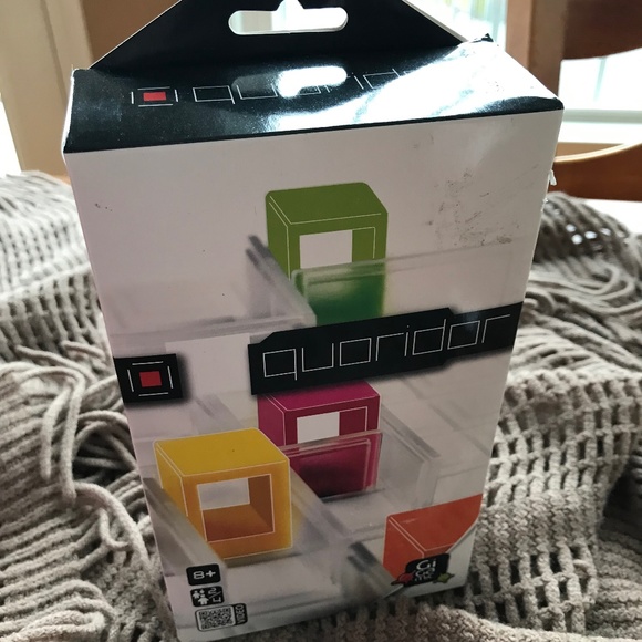 Quoridor Game of Strategy Layrinths Foldable Board with Drawers Barriers Pawns - Picture 1 of 5